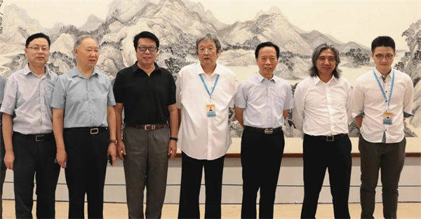 墨语凝骧——温骧山水画作品展在中国美术馆开展