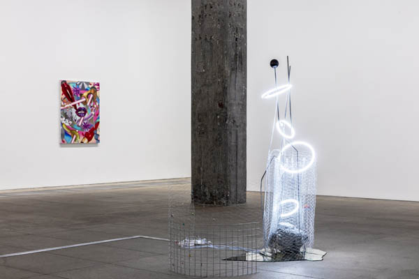 袁松个展《高光》白盒子艺术馆开幕，探讨新媒体时代“消费主义”