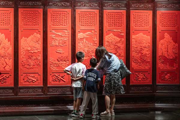 人民艺术 |  “天工京作——北京燕京八绝非遗艺术精品特展”在国家大剧院开幕 