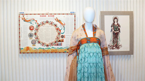 人民艺术 |  “敦耀光华——清华大学美术学院敦煌艺术研究及设计成果纽约联合国总部特展”启幕 