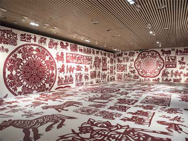 人民艺术 |  清华艺博举办新年专题展“春满乾坤福满门：年时里的礼仪芳华” 