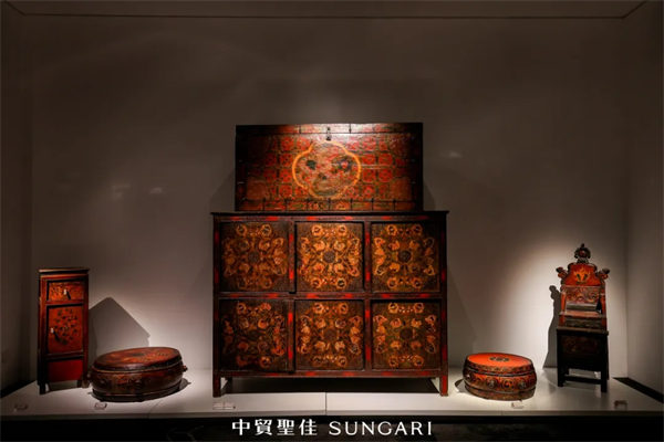 人民艺术 |  春雪献瑞！“雪域遗珍——藏式古家具展”于佳 艺术中心隆重启幕 