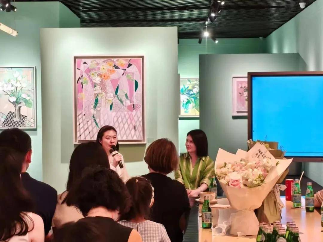 人民艺术 |  素画廊 x SKP 展览现场 |《借花留春住》王海燕个展 